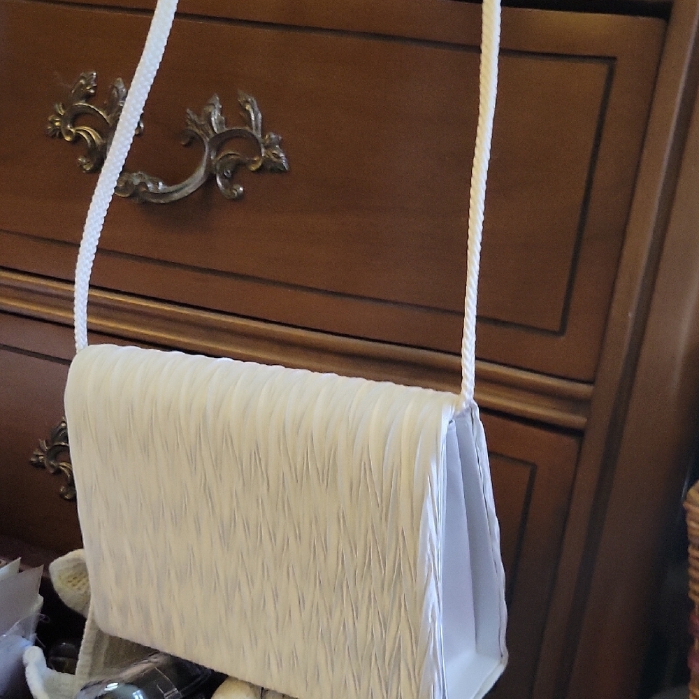 Source Unknown White Textured Clutch - image 5